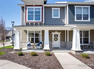 161 Tamarack Ln NE, Rockford, MI 49341