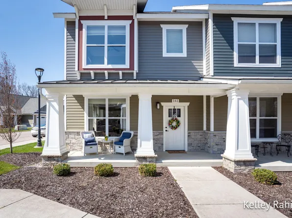 161 Tamarack Ln NE, Rockford, MI 49341