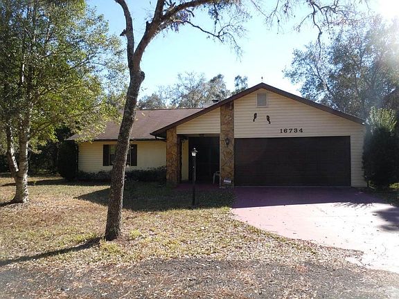 Open Floor Plan 2/2/2 Home on Over 1 Acre