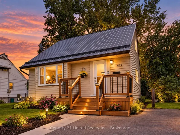 679 Hawley St, Peterborough, ON K9J 4C7