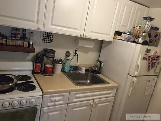 Rented by Bouklis Group | media 13