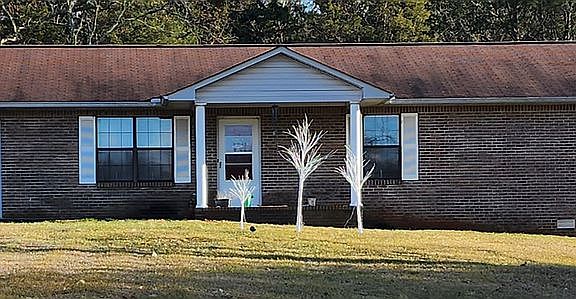 2nd image of 109 Mapletree Ln