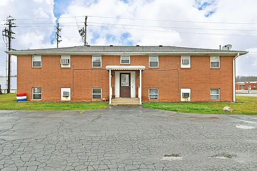560 Gladys St Photo 1