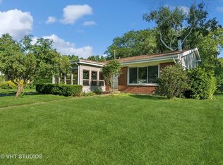 904 Noel Dr, Mundelein, IL