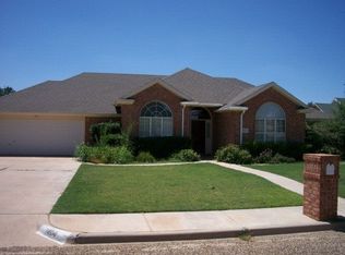 1404 10th St, Shallowater, TX 79363