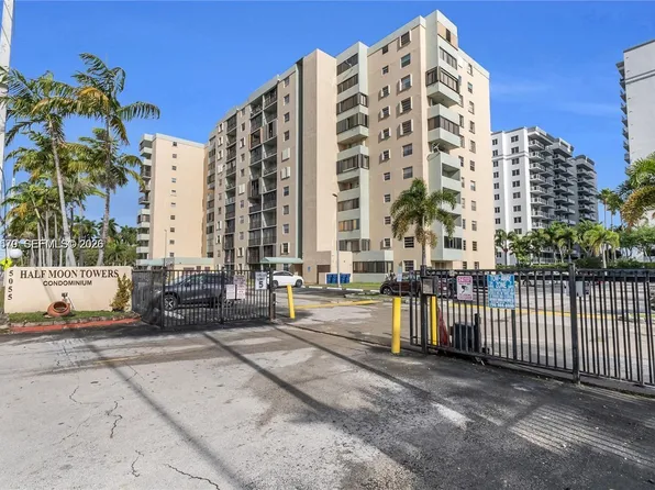 5055 NW 7th St, Miami, FL 33126