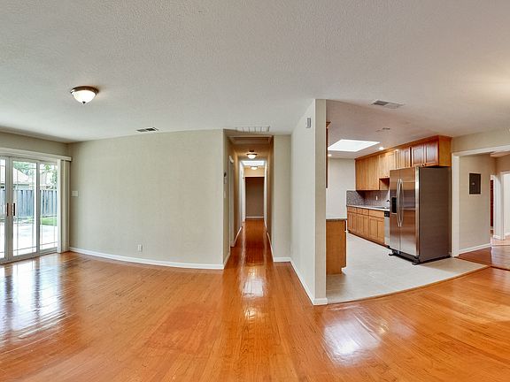 4th image of 2212 Pruneridge Ave
