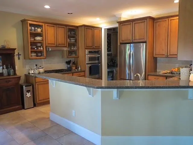 4 bed, 2.5 bath, 2766 sqft, $6,000 — Photo 2