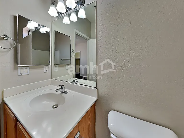 6506 S 10th Dr — Photo 11