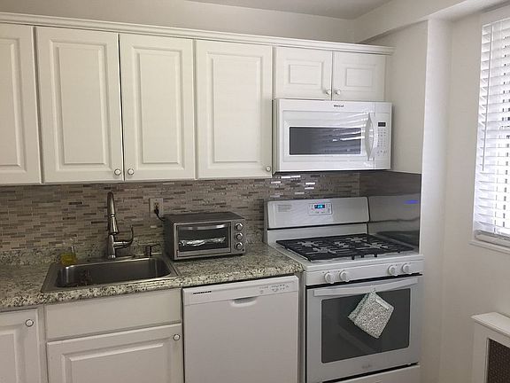 New kitchen & appliances 