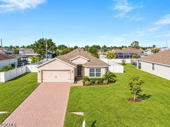 2624 SW 8th Court Cpe, Coral, FL 33914