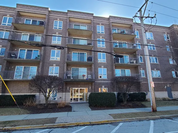 1477 Thacker St APT 310, Des Plaines, IL 60016