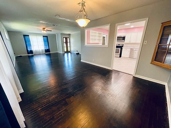 5th image of 3109 Redwood Dr
