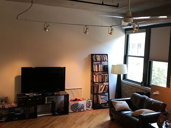 3rd image of 411 W Ontario St APT 215