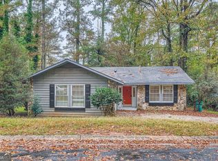 8651 Woodside Ln, Jonesboro, GA