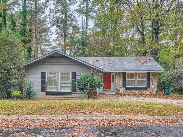 8651 Woodside Ln, Jonesboro, GA 30238