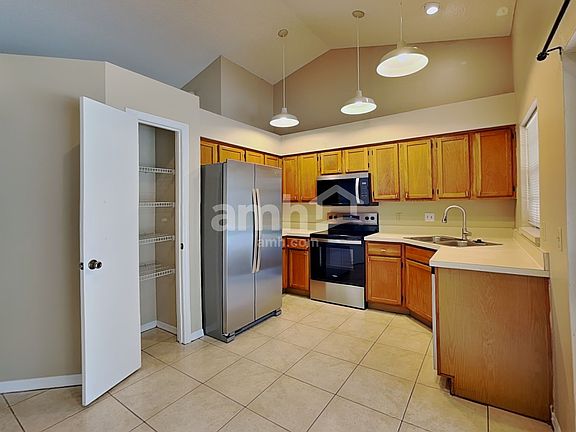3rd image of 1056 Condor Pl