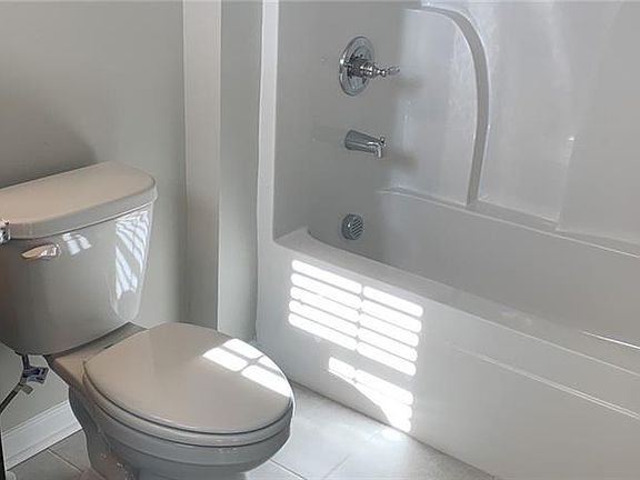 4th image of 2420 Haliard Way