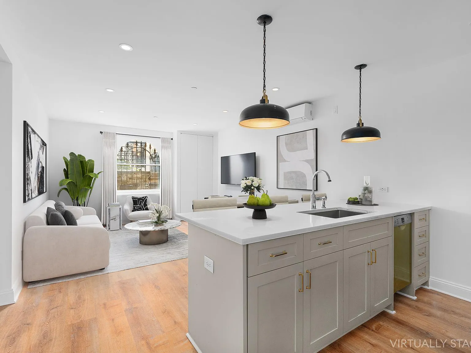 887 Saint Nichlas Avenue — Photo 4