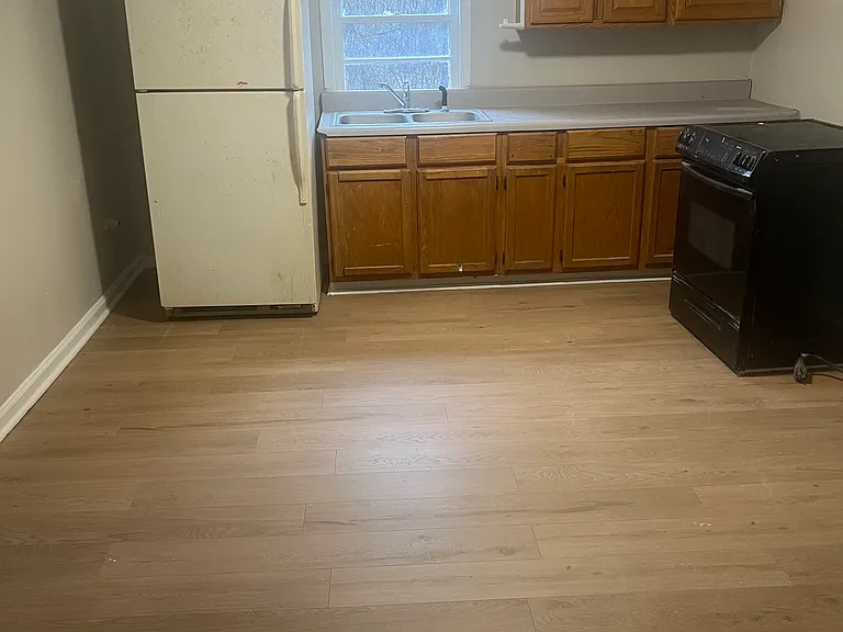 482 S Johnston St #A — Photo 5