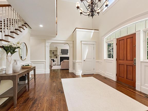 5th image of 64 Tanglewood Way