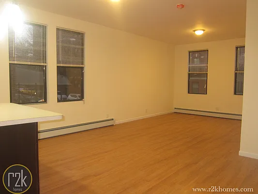 Rented by Realty 2000 Corp | media 2