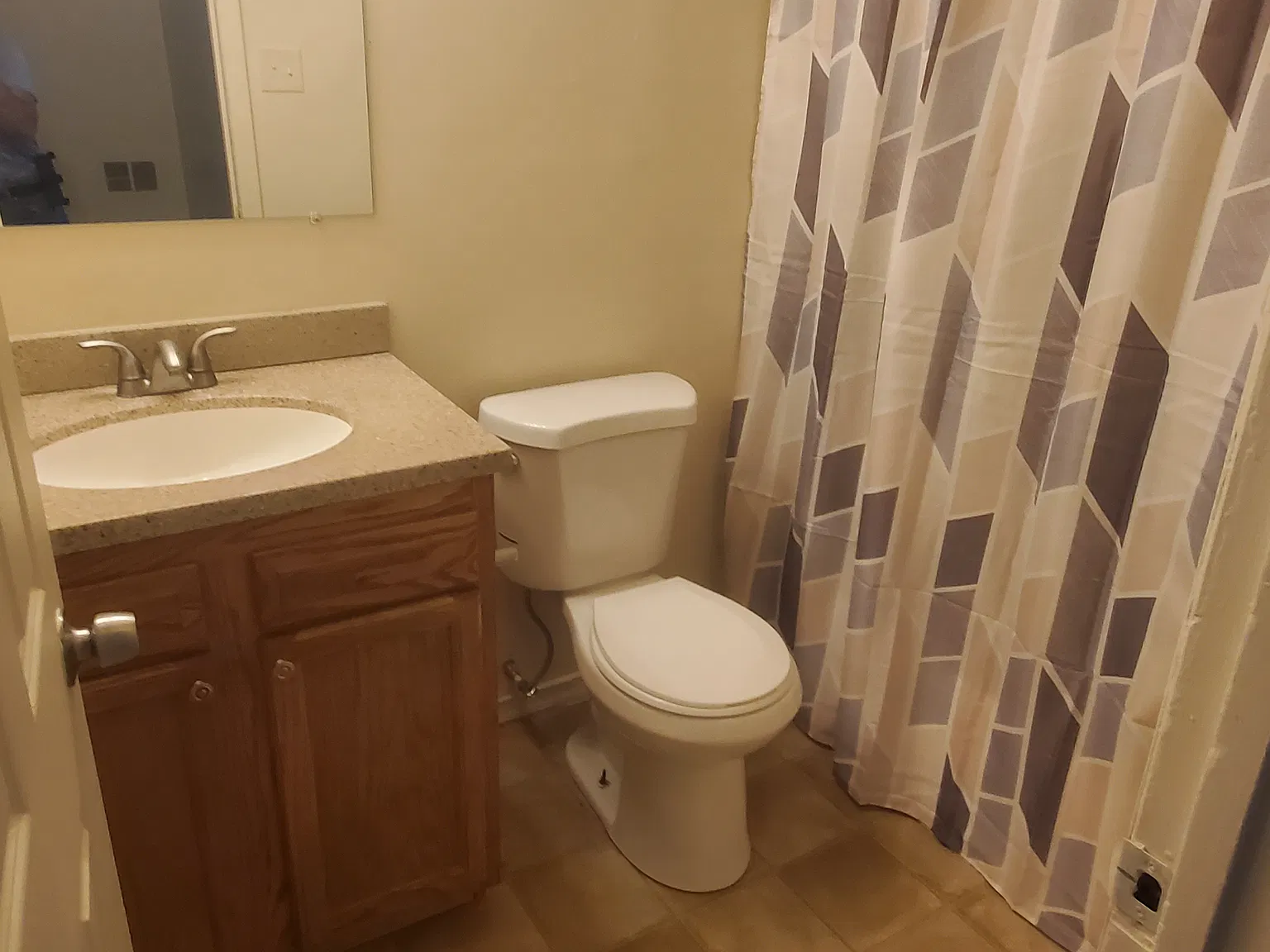2 bed, 882 sqft, $1,200 — Photo 3