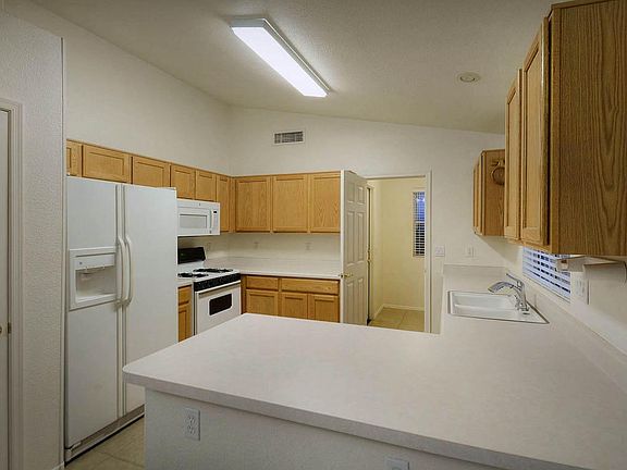 5th image of 8965 N Arrington Dr