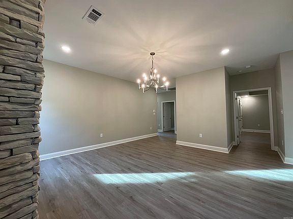 5th image of 1007 N Jeff Davis Ave