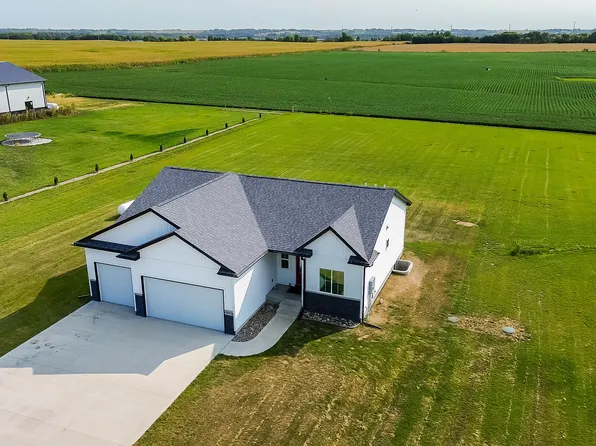 29948 560th Ave, Cambridge, IA 50046