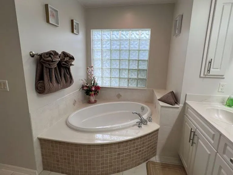 2119 SW 14th Ter — Photo 3