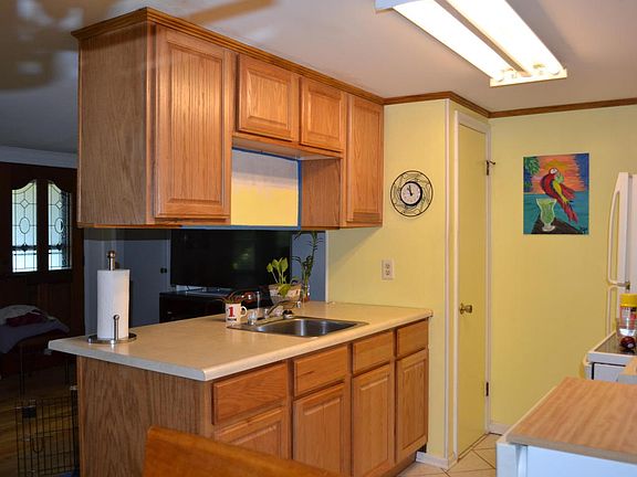 4th image of 261 Kiawa Dr