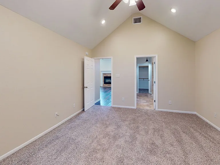1021 Westend Dr — Photo 10