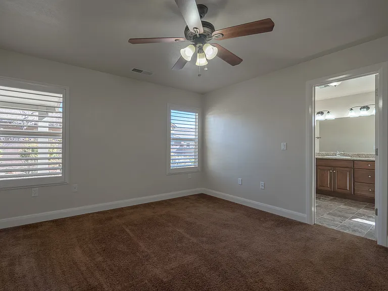 986 Camel Springs Dr — Photo 38