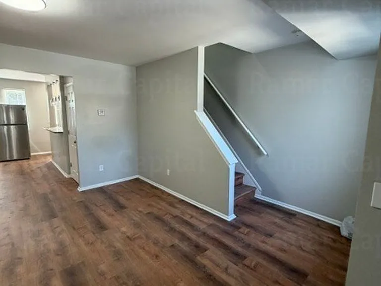 2752 Mickle St — Photo 8