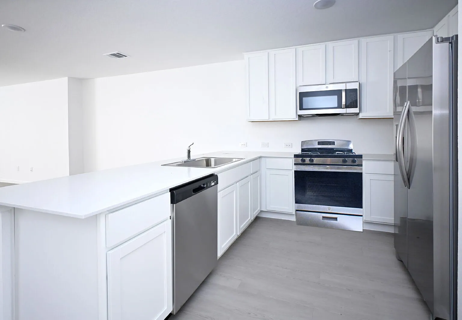 4 bed, 2.5 bath, 1483 sqft, $1,445 — Photo 4
