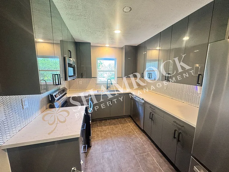 8914 Thrush Ln — Photo 2