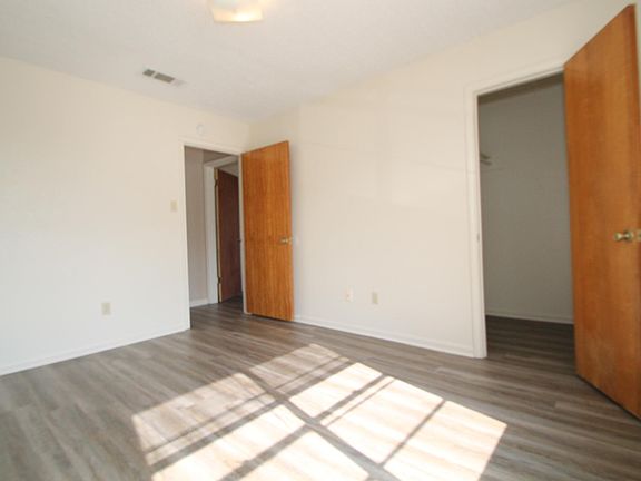 3rd image of 2607 Bermuda Dr APT A