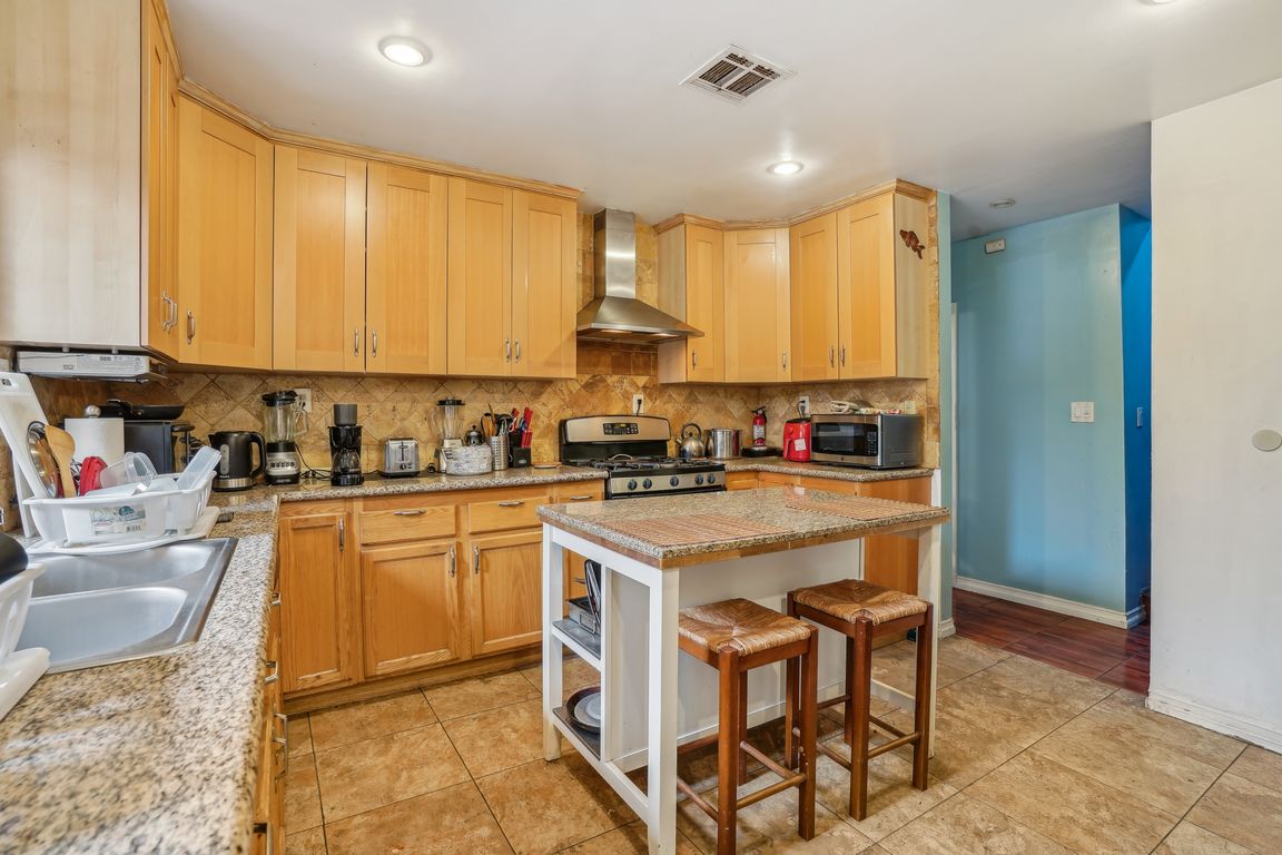 next background image