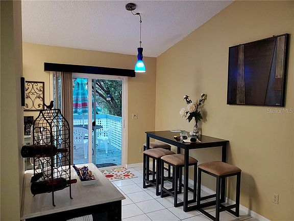 3rd image of 408 N Hart Blvd