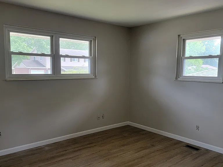 35 Catalpa Dr — Photo 16