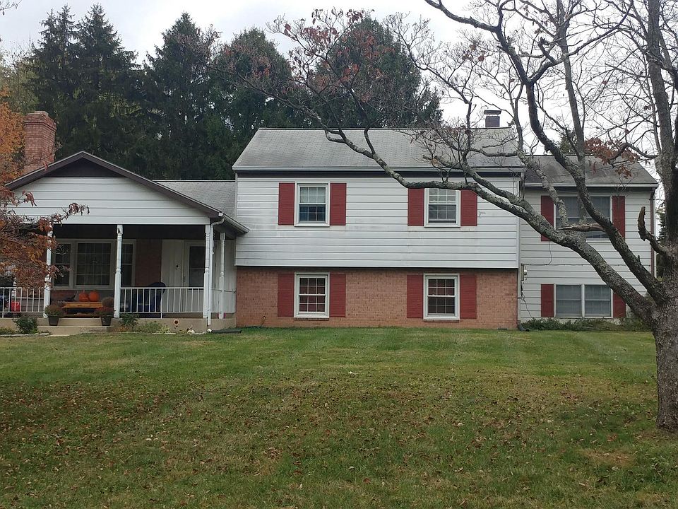 2nd image of 20912 Brooke Knolls Rd