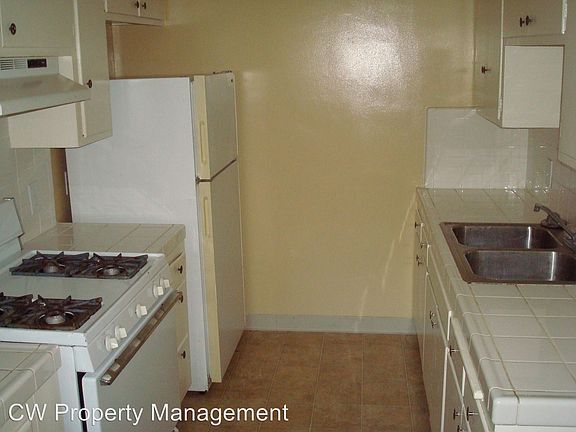 3rd image of 4414 Dawes St