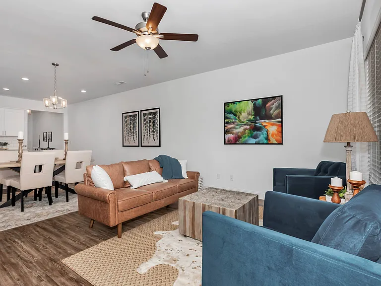 Twin Oaks Townhomes — Photo 9