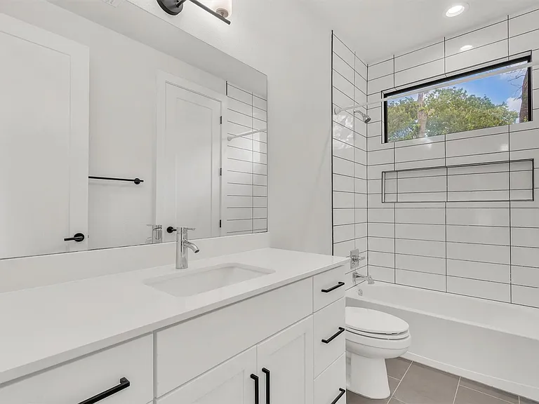 408 W Odell St #2 — Photo 24