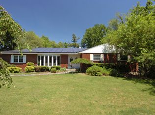 81 Suffolk Ln, East Islip, NY 11730