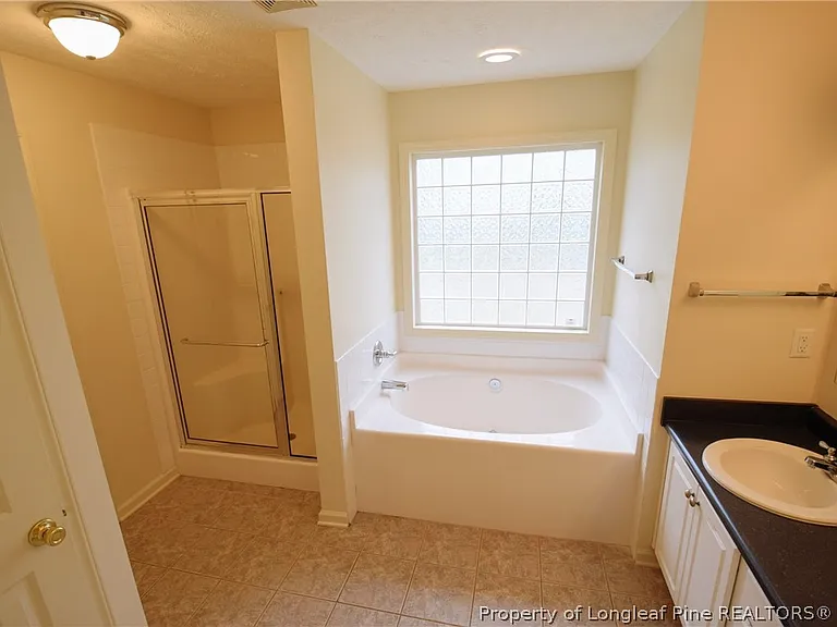 127 Blue Water Dr — Photo 11
