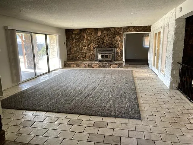 514 Jacobsen Ct — Photo 2