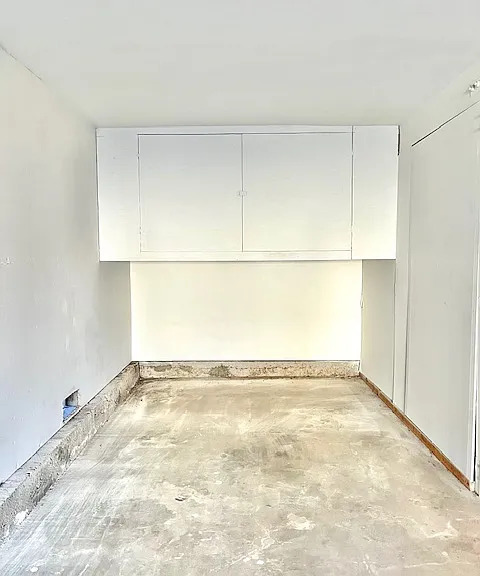 Garage storage cabinet