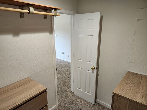 5th image of 2305 Stockbridge Ct
